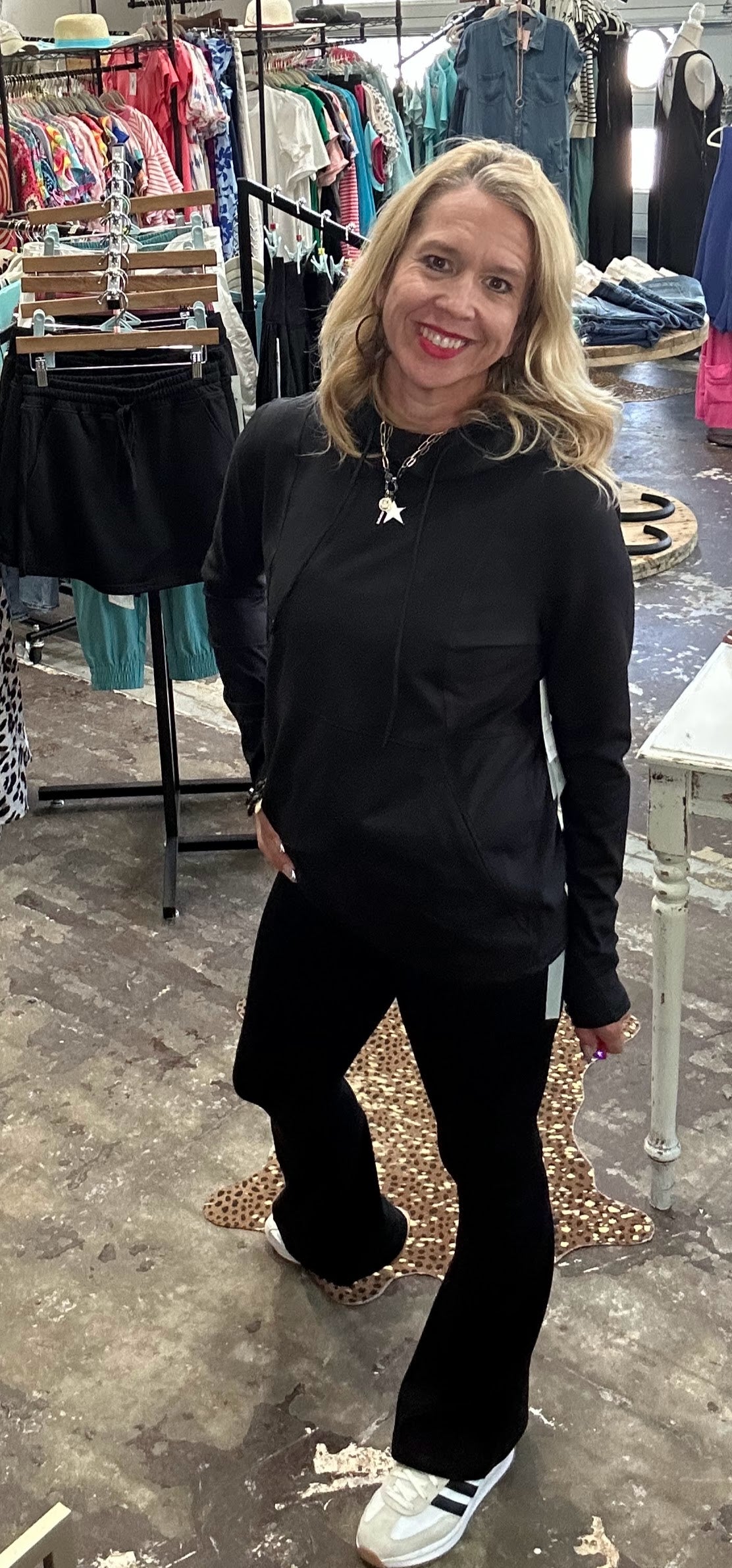 Boxy Active Essential Hoodie Pullover with Thumb Holes