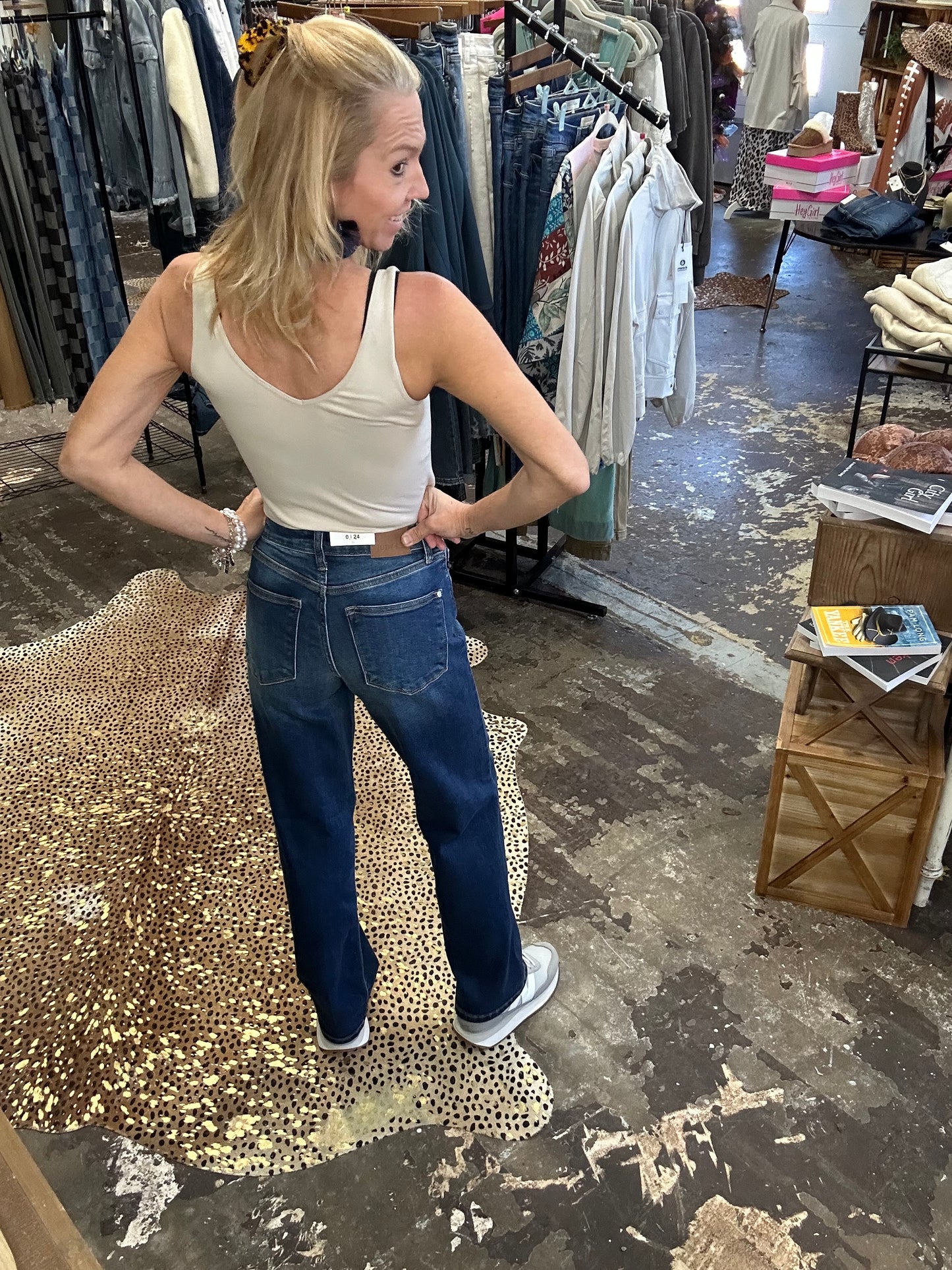 JB Mid Rise Straight Fit